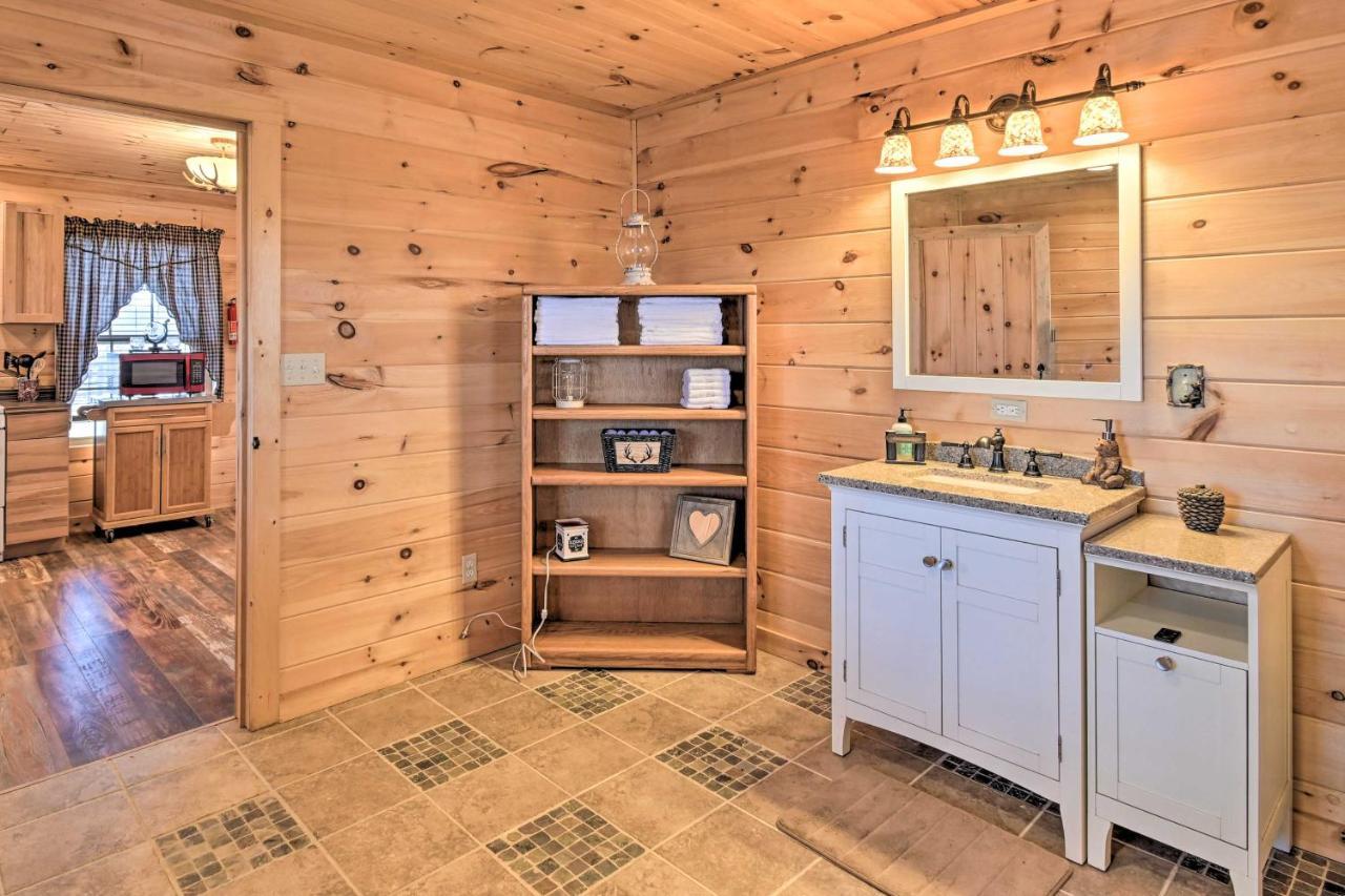 Quiet And Secluded Berea Cabin On 70-Acre Farm! Luaran gambar