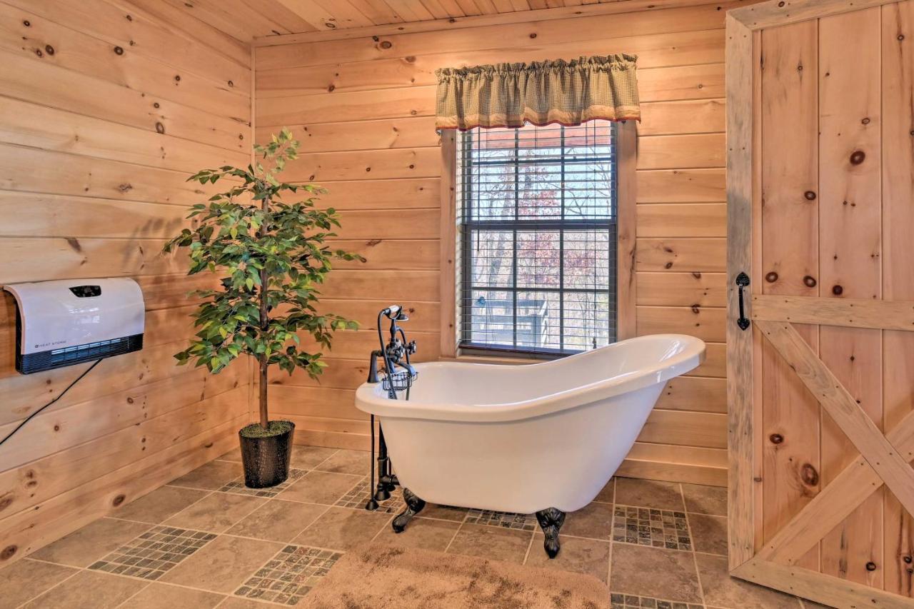 Quiet And Secluded Berea Cabin On 70-Acre Farm! Luaran gambar